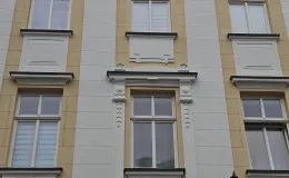 pl. św. Mikołaja 10 fragment elewacji po remoncie.