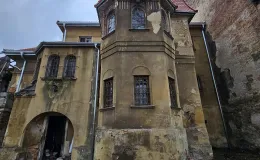 Cieszyńska 23a stan elewacji ogrodowej przed remontem.