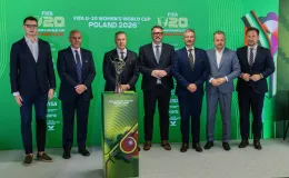 na zdjęciu osoby podczas konferencji