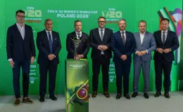 na zdjęciu osoby podczas konferencji