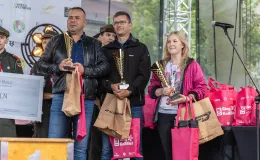 na zdjęciu osoby podczas biegu