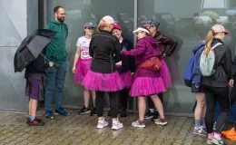 na zdjęciu osoby podczas biegu