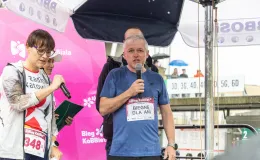 na zdjęciu osoby podczas biegu