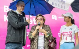 na zdjęciu osoby podczas biegu