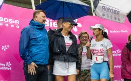 na zdjęciu osoby podczas biegu