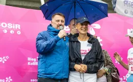 na zdjęciu osoby podczas biegu