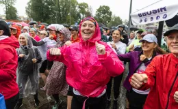 na zdjęciu osoby podczas biegu