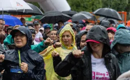 na zdjęciu osoby podczas biegu