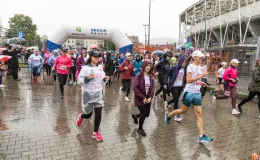 na zdjęciu osoby podczas biegu