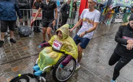 na zdjęciu osoby podczas biegu