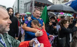 na zdjęciu osoby podczas biegu