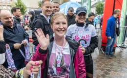 na zdjęciu osoby podczas biegu