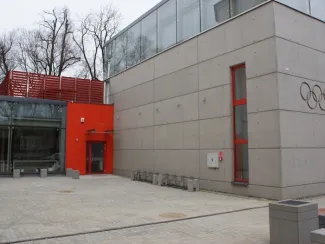 Otwarcie sali gimnastycznej - na zdjęciu fragment sali gimnastycznej z zewnątrz