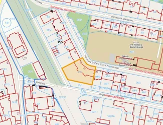 Mapa z zaznaczoną nieruchomością przy ul. gen. Stefana Grota-Roweckiego 12