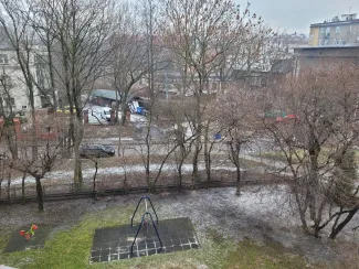 widok z okna mieszkania przy ul. gen. Stefana Grota-Roweckiego 12/11