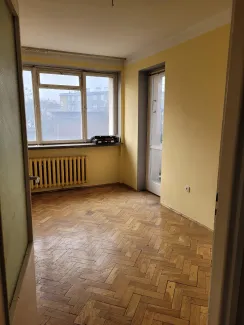 Zdjęcie pokoju w mieszkaniu przy ul. gen. Stefana Grota-Roweckiego 12/11