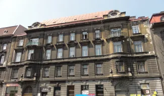 Kamienica przy ul. 3 Maja 29, widok elewacji frontowej.