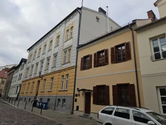 pl. św. Mikołaja 11 elewacja frontowa po remoncie.