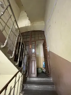 Staszica 3 stan klatki schodowej przed remontem.