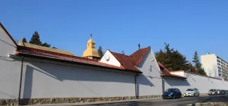 Cmentarz ewangelicki przy ul. Listopadowej/Asnyka elewacje po remoncie..