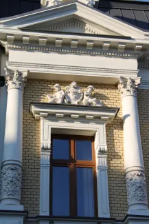 Willa przy ul. 3 Maja 13 detale elewacji po konserwacji.