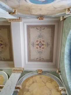 Polichromie na sklepieniach sieni po renowacji. 