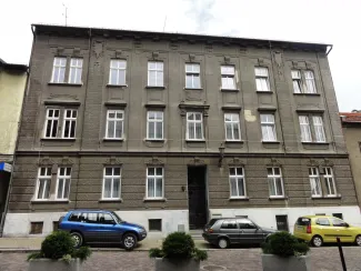 pl. św. Mikołaja 10 elewacja frontowa przed remontem.