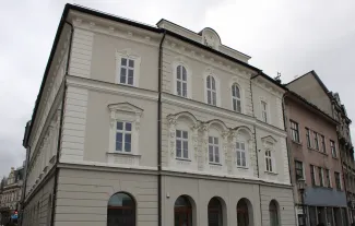 Ratuszowa 2, elewacja od strony pl. Wojska Polskiego po remoncie.