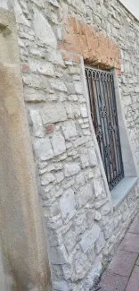 ul. Pankiewicza 2 widok fragmentu muru obronnego po konserwacji.