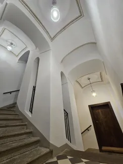 Ratuszowa 2, klatka schodowa po remoncie.