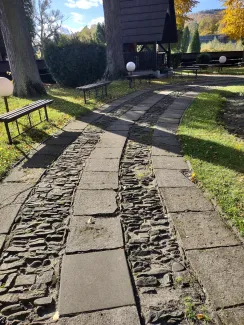 Kościół pw. św. Barbary widok drogi procesyjnej przed remontem.