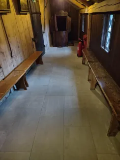 Kościół pw. św. Barbary wymiana posadzki betonowej w sobotach na nową z piaskowca.