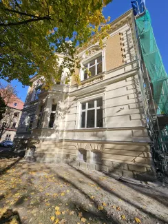 1 Maja 15 willa Karola Steffana elewacja zachodnia po remoncie.