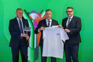 na zdjęciu osoby podczas konferencji