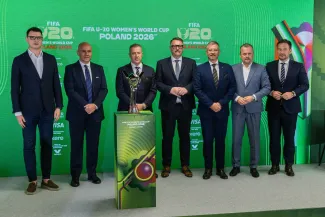 na zdjęciu osoby podczas konferencji
