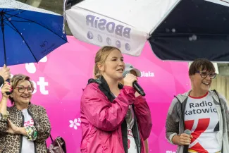 na zdjęciu osoby podczas biegu