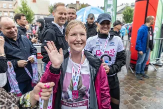 na zdjęciu osoby podczas biegu