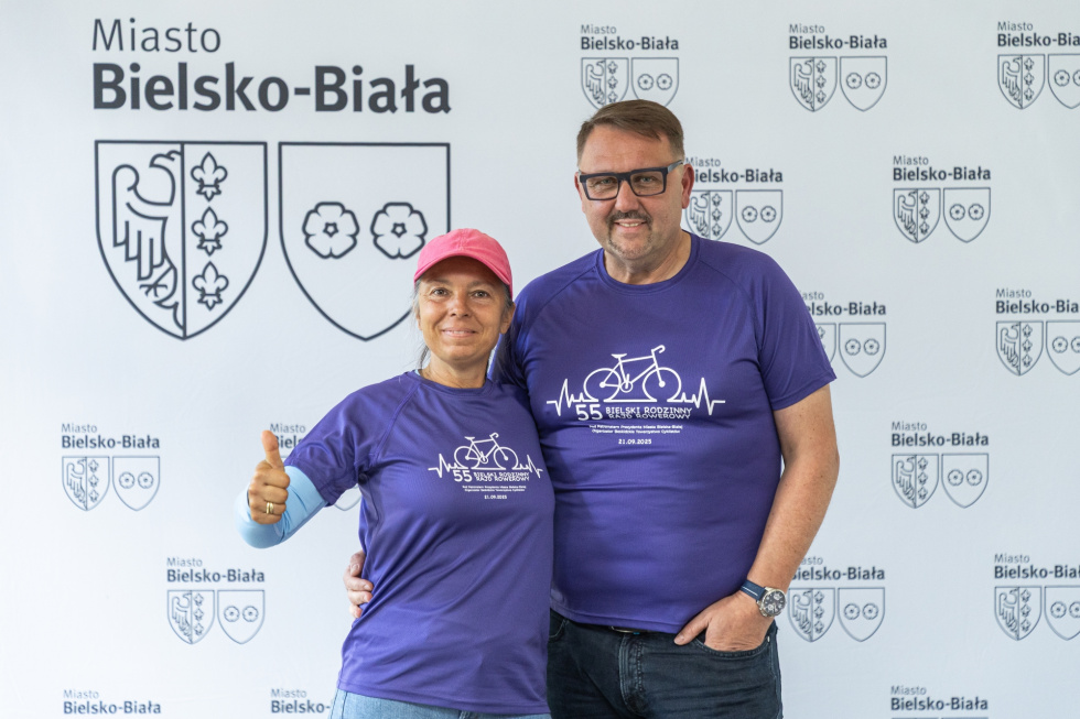 Na zdjęciu szefowa Beskidzkiego Towarzystwa Cyklistów Jolanta Koźmin i prezydent Jarosław Klimaszewski