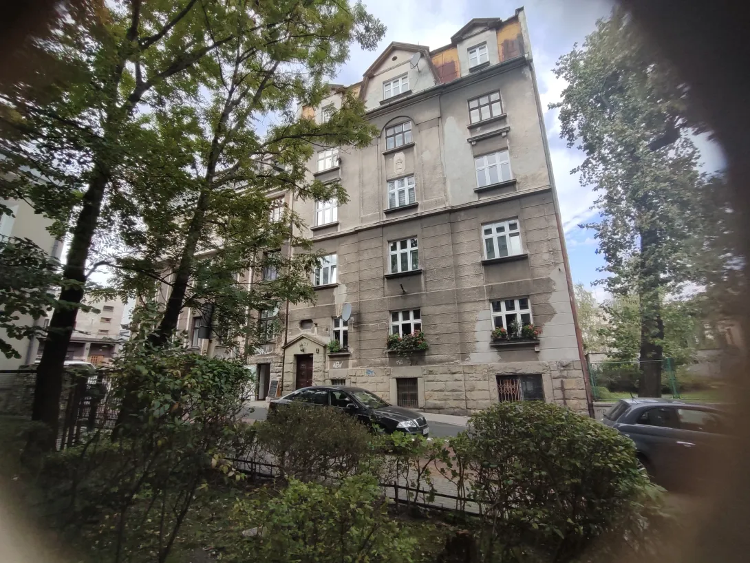 Zdjęcie przedstawiające budynek przy ul. Andrzeja Frycza Modrzewskiego 2